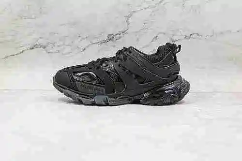 E10 | Soporte para tienda Balenciaga III 3.0 Black Balenciaga Track Balenciaga III Outdoor Concept V