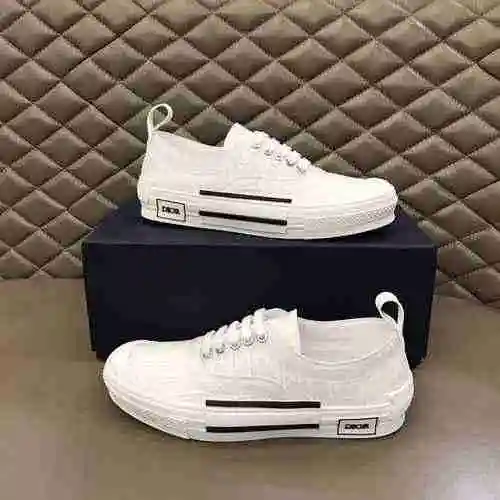 Código de pareja Dior: 0313B40 Talla: Mujer 35-39 (mujer 40 personalizada) Hombre 38-45 (46 personal