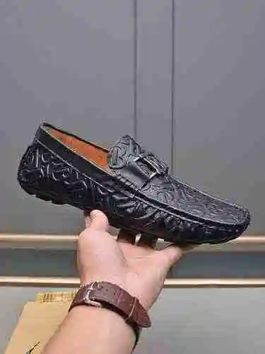 Código de calzado de hombre Burberry: 0704B30 Talla: 38-44 (45, 46 personalizados sin devolución ni 