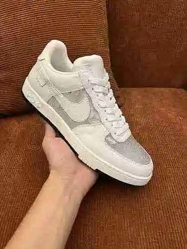 Marca LV Co * Código de estilo de pareja: 0704C80 Tamaño: 35-45 (personalizado para 45)