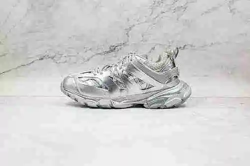 E10 | Soporte para tienda Balenciaga III 3.0 plateado Balenciaga Track concepto al aire libre zapato