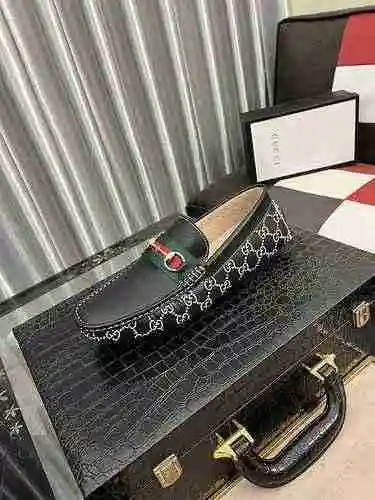 Código de zapato de hombre GUCCI: 0528B30 Talla: 38-44