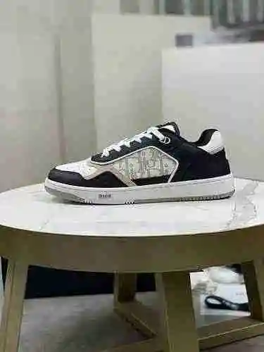 Código de pareja Dior: 0606D00 Talla: Mujer 35-40 Hombre 38-46 (Las tallas de hombre 38, 35, 46 son 