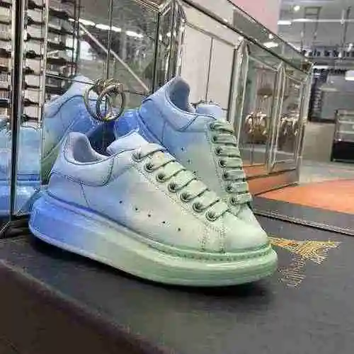 1171450 Los últimos zapatos blancos informales de McQueen para parejas 35-44