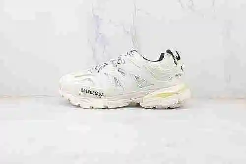 E30 | Soporte para almacenar la versión extranjera de Balenciaga, la tercera generación de la serie 