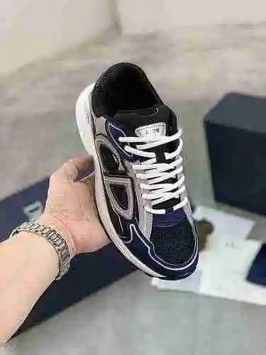 Código de pareja Dior: 0511B80 Talla: Mujer 35-40 Hombre 38-45 (Las tallas 46 y 47 de hombre son per