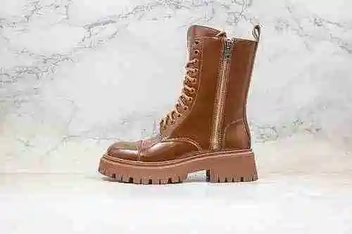 D30 | Apoye el lanzamiento de la segunda tienda de las botas Martin originales de Balenciaga con cañ
