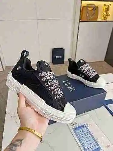 Código de estilo de pareja Dior: 0421C20 Talla: Mujer 35-40 Hombre 39-45