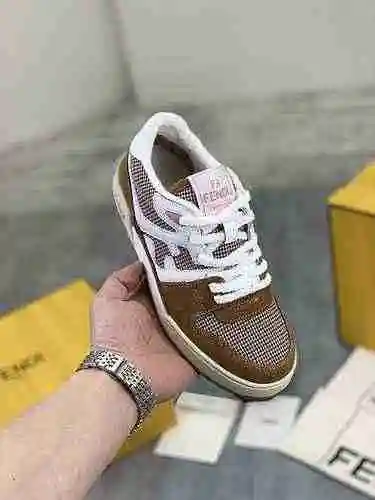 Código de estilo de pareja Fendi: 0510C20 Tamaño: 35-44