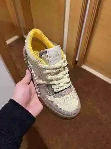 Código de estilo de pareja Fendi: 0305C20 Tamaño: Mujer 35-40, Hombre 39-45
