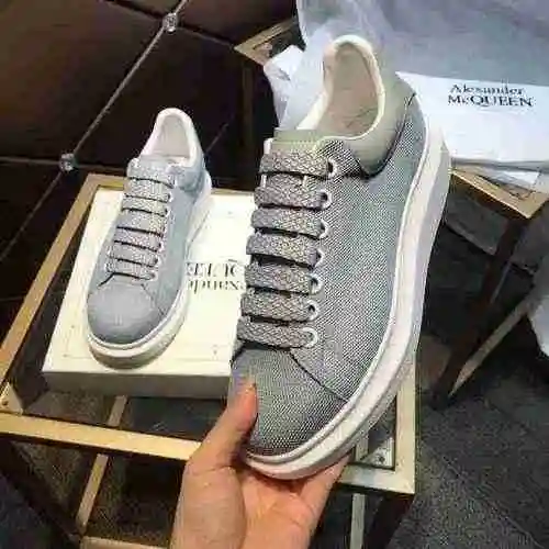 1092230 McQueen Classic Couple Zapatos pequeños blancos versátiles populares 35-44