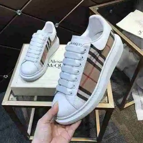 1092310 La última pareja de zapatillas de deporte de moda de McQueen 35-44