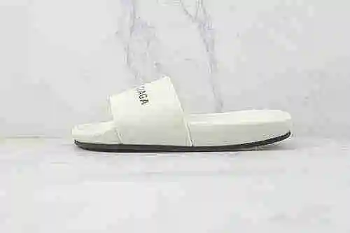 B10 | Soporte para tienda Zapatillas con el logo de Balenciaga Tendencia de moda de verano blanca Se