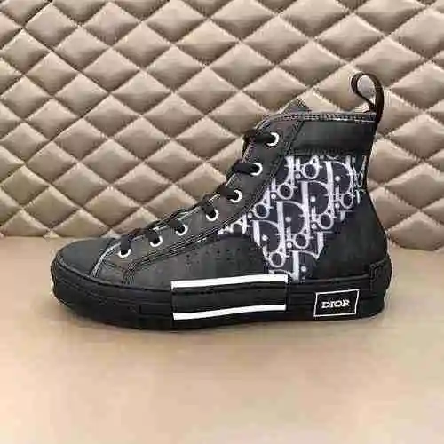 Código de pareja Dior: 0426B60 Talla: Mujer 36-39 Hombre 38-44