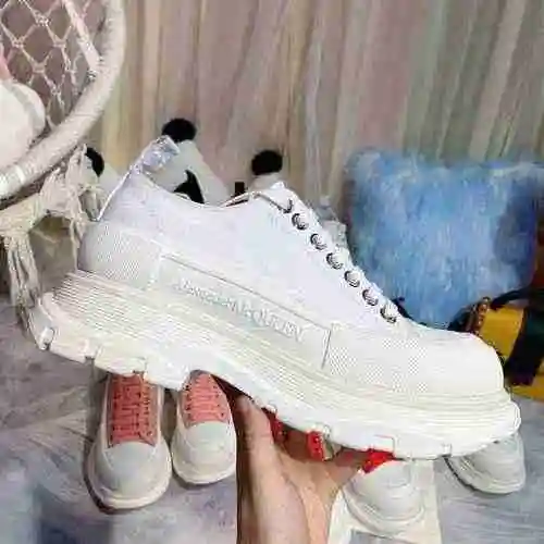 1647300 La última pareja de zapatos casuales de moda de McQueen 35-44