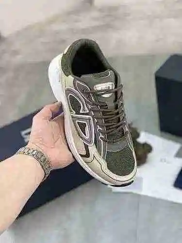 Código de pareja Dior: 0511B80 Talla: Mujer 35-40 Hombre 38-45 (Las tallas 46 y 47 de hombre son per