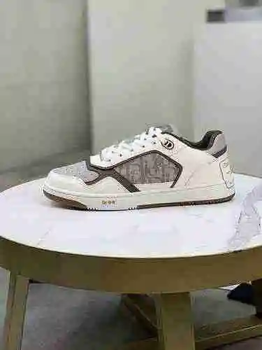 Código de pareja Dior: 0606D20 Talla: Mujer 35-40 Hombre 38-46 (Las tallas de hombre 38, 35, 46 son 