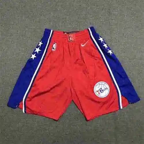 Pantalón de fútbol rojo para 76 personas.