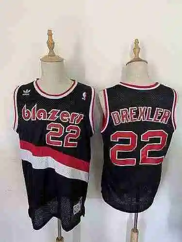 Pioneer 22 Clyde Drexler Vintage Negro