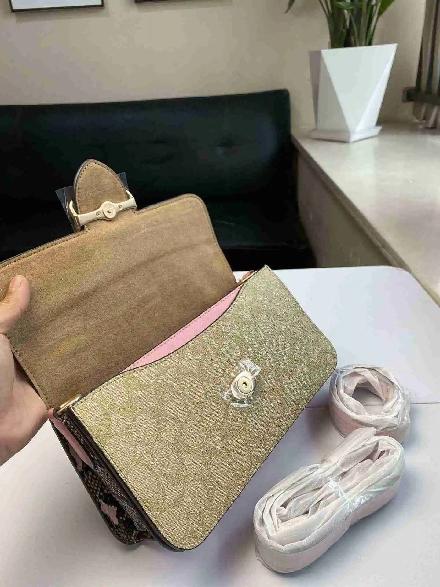 BK002650 (17).webp