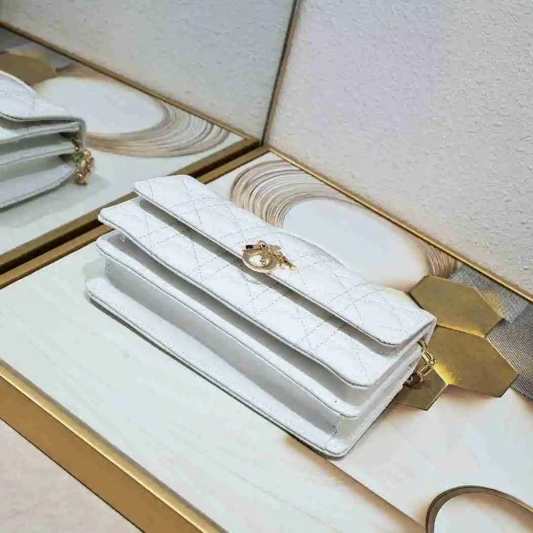 GR002550 (4).webp