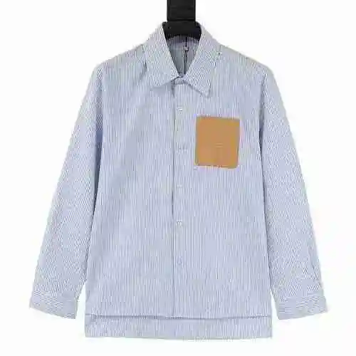 LOEWE/Roewe Camisa de manga larga a rayas con bolsillo con etiqueta de cuero