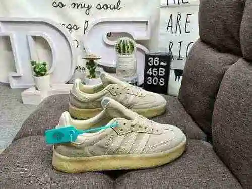 Los zapatos 308D para hombres y mujeres están hechos de un sistema genuino de tamaño medio # con una