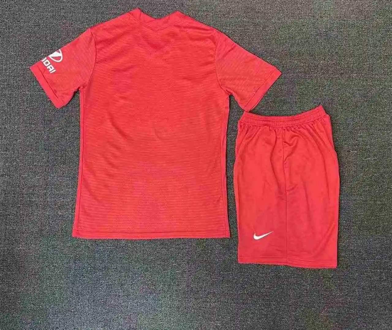 22-23马德里竞技训练服套装1.jfif
