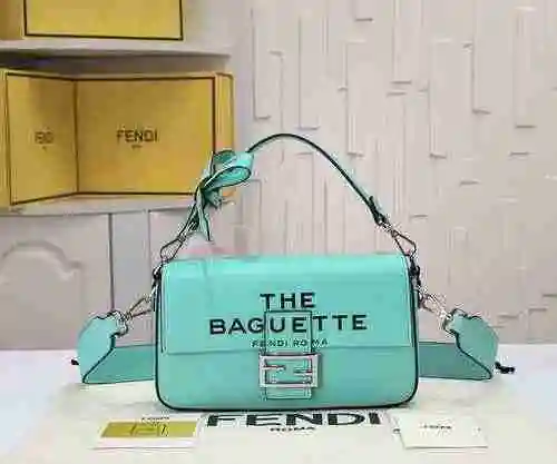 El bolso cruzado está hecho de piel de vaca original importada, con una bolsa de regalo de entrega d