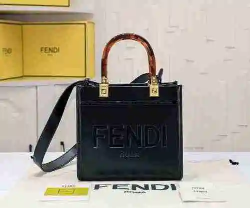 El bolso está hecho de piel de vaca original importada, con una bolsa de regalo de entrega de alta c