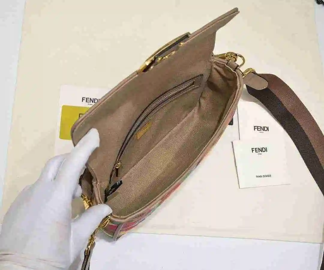 HR003050 (2).webp