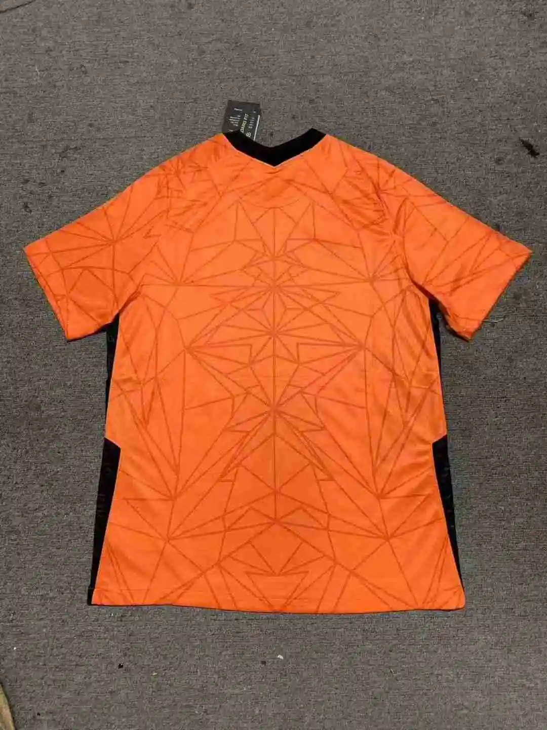 荷兰主场泰版
