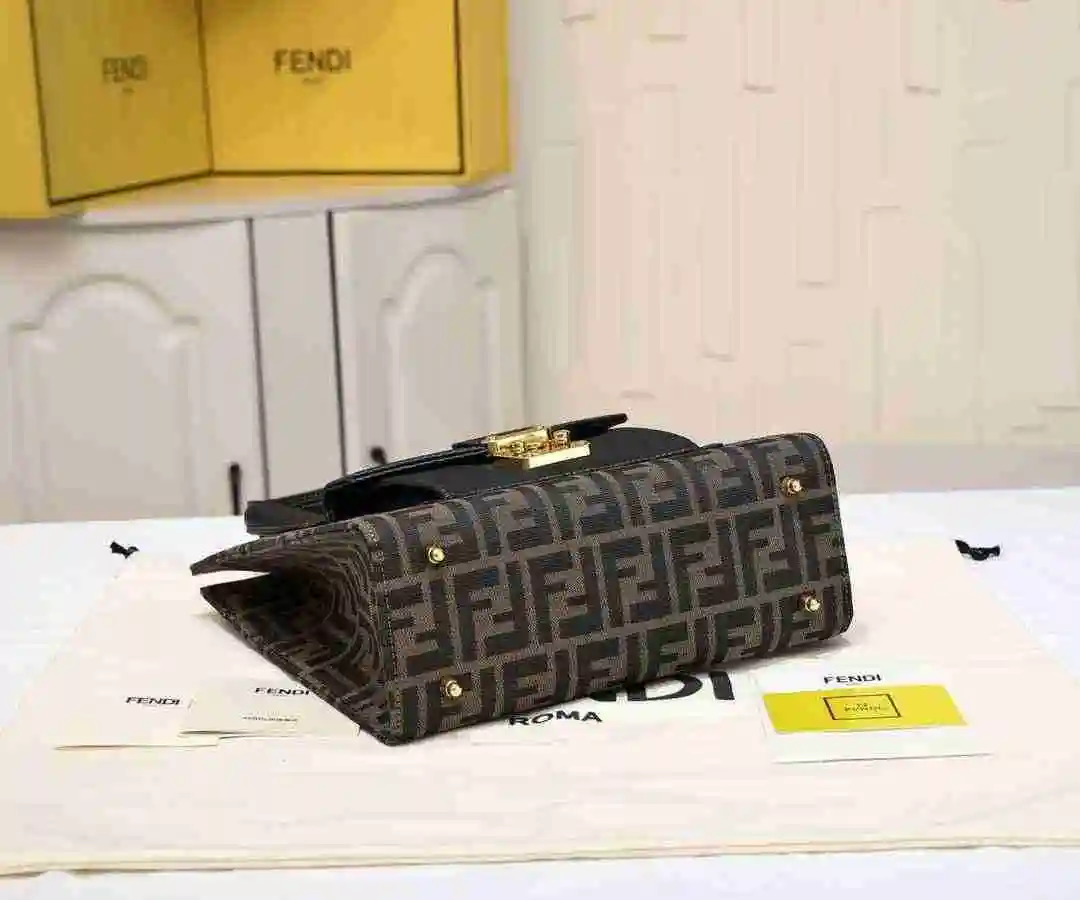 LO002250 (4).webp