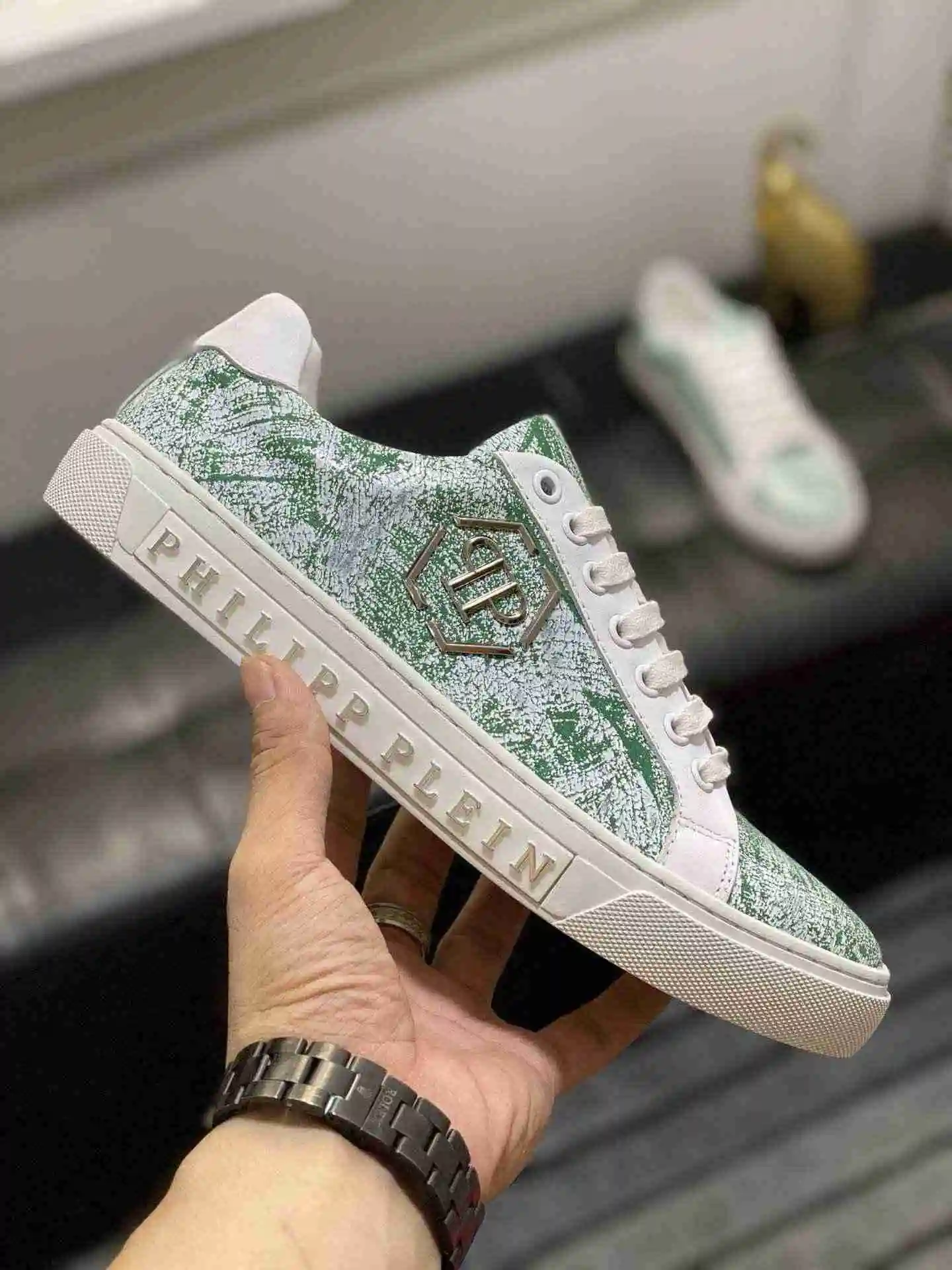 38-44 (3).webp