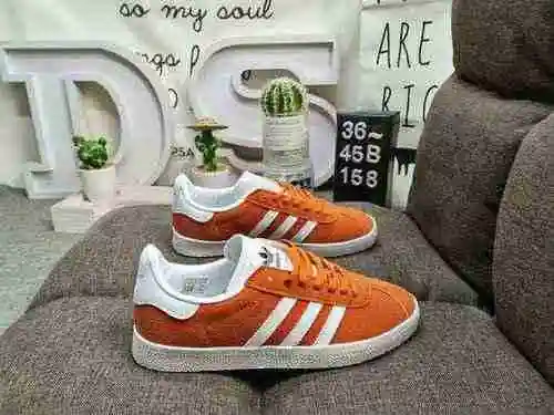 158DADIDAS GAZELLE Zapatos de tabla informales campus de ante con trébol.