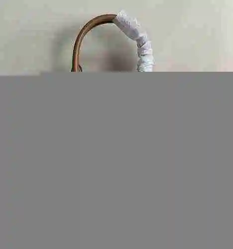 El bolso está hecho de piel de vaca original importada, con una bolsa de regalo de entrega de alta c
