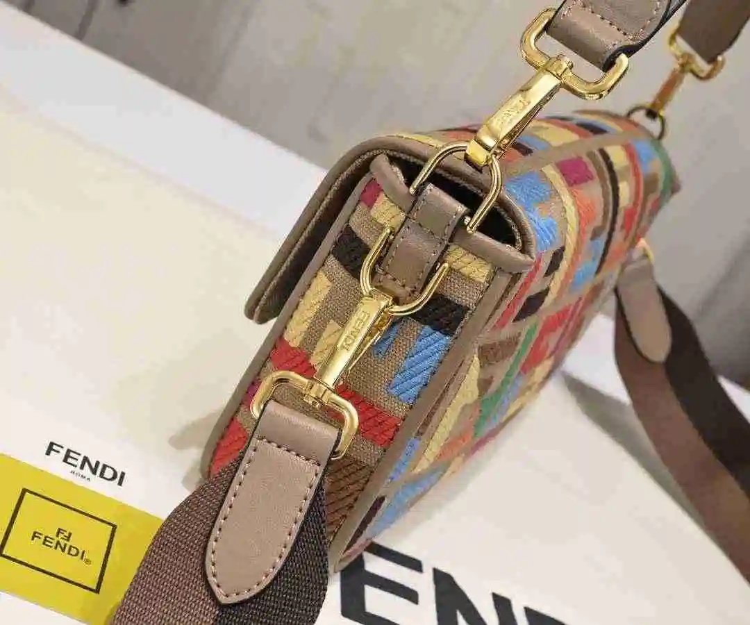 HR003050 (4).webp