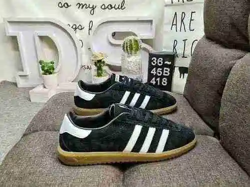 418D genuine standard with half size clover Adidas BERMUDA pig leather retro board shoe series!
