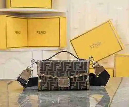 El bolso cruzado está hecho de material de lona importado, con una bolsa de regalo de entrega de alt