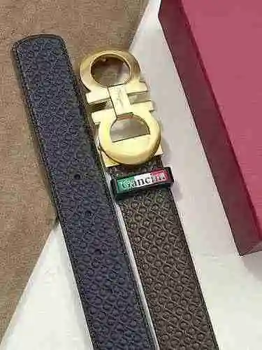 Cinturón de piel de vacuno con capa superior de doble cara