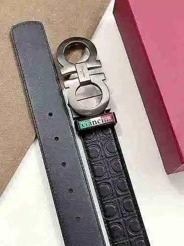Cinturón de piel de vacuno con capa superior de doble cara