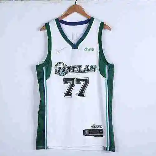 La edición urbana del 75 aniversario de Luka Dongcheqi, Mavericks 77, blanco