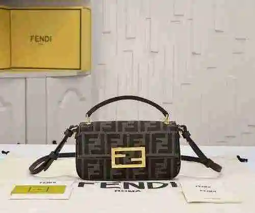 El bolso cruzado está hecho de material de lona importado, con una bolsa de regalo de entrega de alt