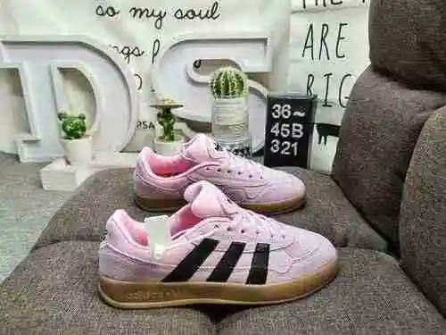 321D. Zapatos de entrenamiento rosas de la marca Adidas Gonz Aloha Super One Black Eye Co con cajón 