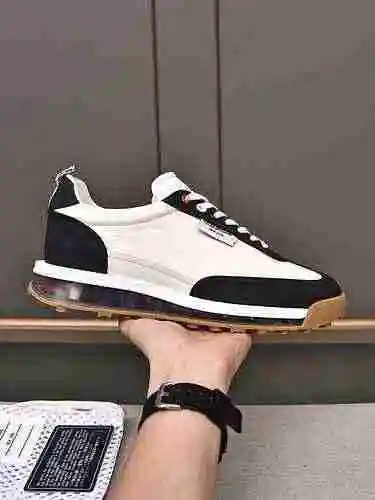 TB * Zapato Hombre Código: 0704D20 Talla: 38-44 (personalizado al 45)