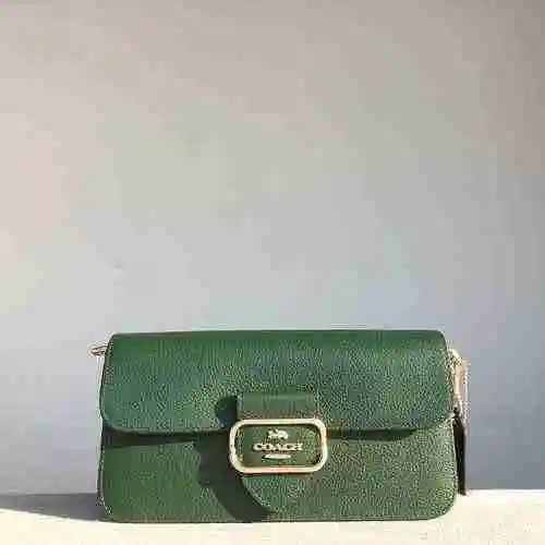 El bolso cruzado está hecho de piel de vaca original importada, con una bolsa de regalo de entrega d