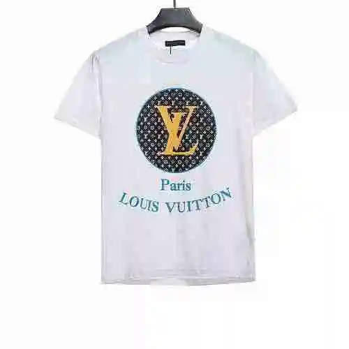 Manga corta con letra y logo LV en el pecho