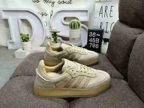 Los zapatos 798D para hombre y mujer están fabricados en un auténtico sistema de talla media, con un