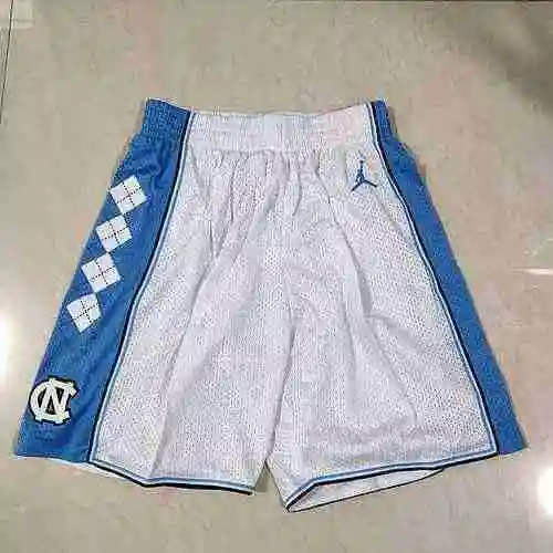 Pantalones blancos de Carolina del Norte
