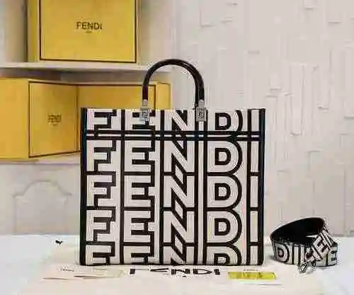 El bolso adopta piel de vaca original importada y una bolsa de regalo de entrega de alta calidad. Ta